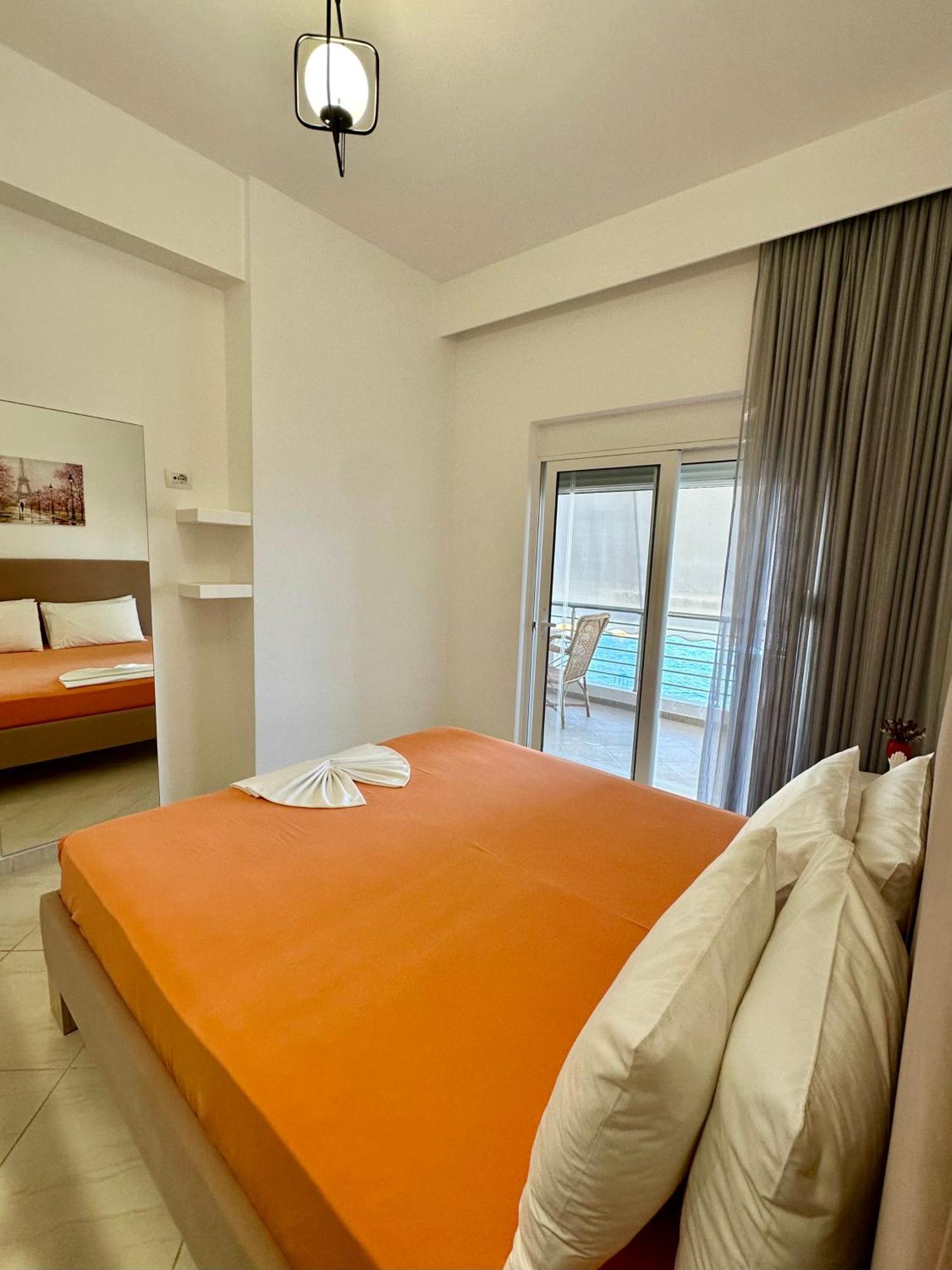 Aqua Apartments Seaview Sarande Bagian luar foto