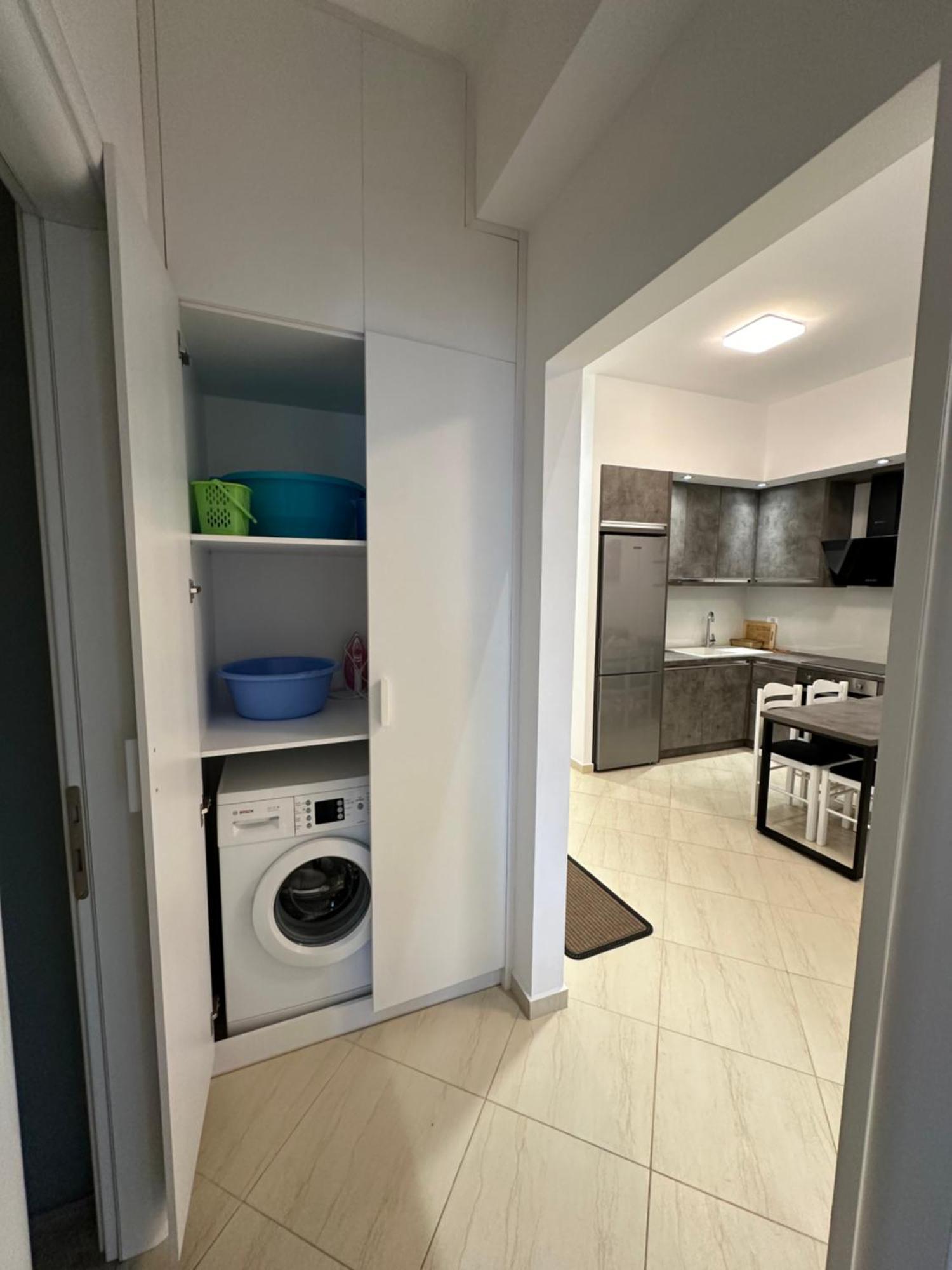 Aqua Apartments Seaview Sarande Bagian luar foto