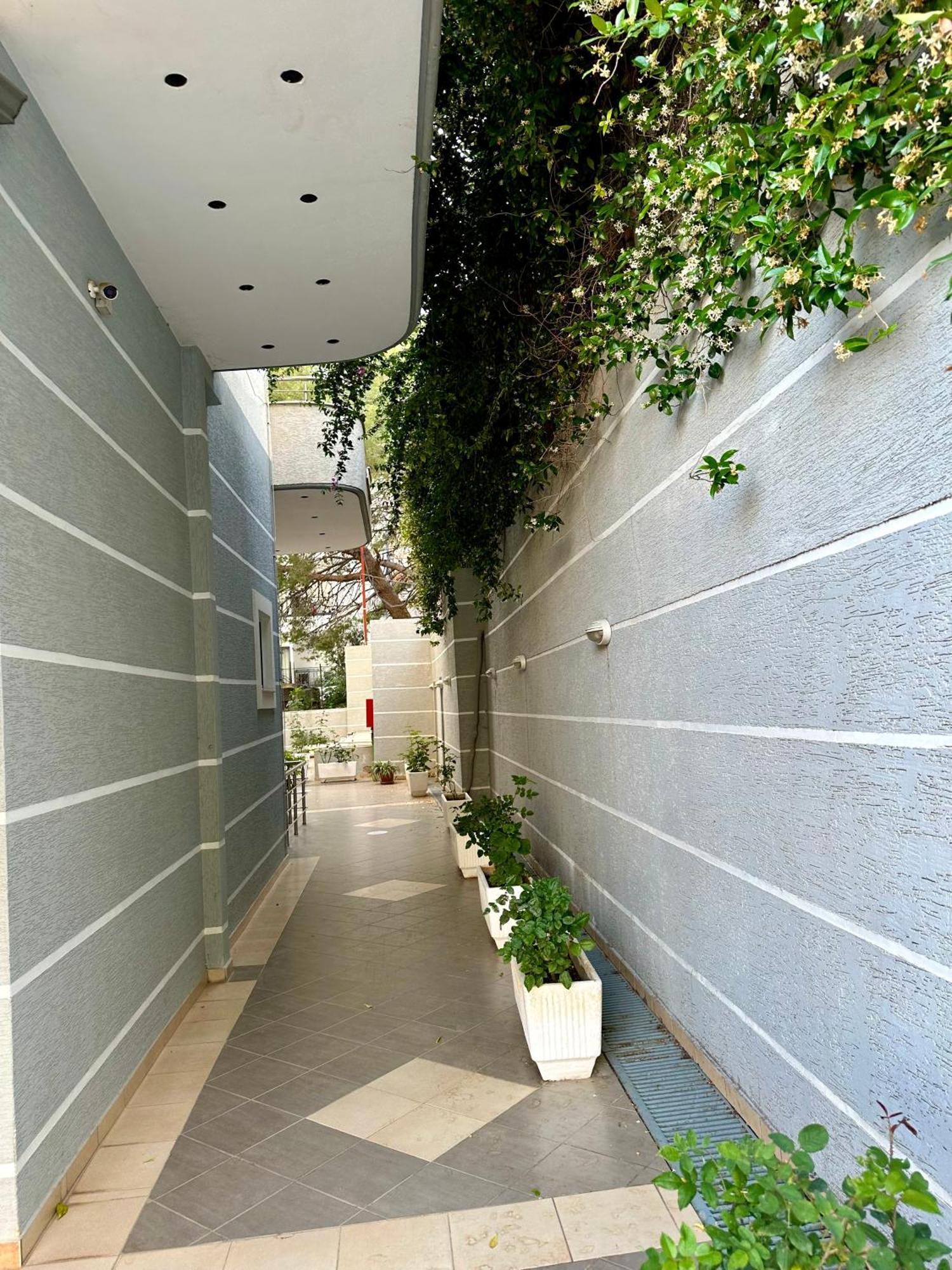 Aqua Apartments Seaview Sarande Bagian luar foto