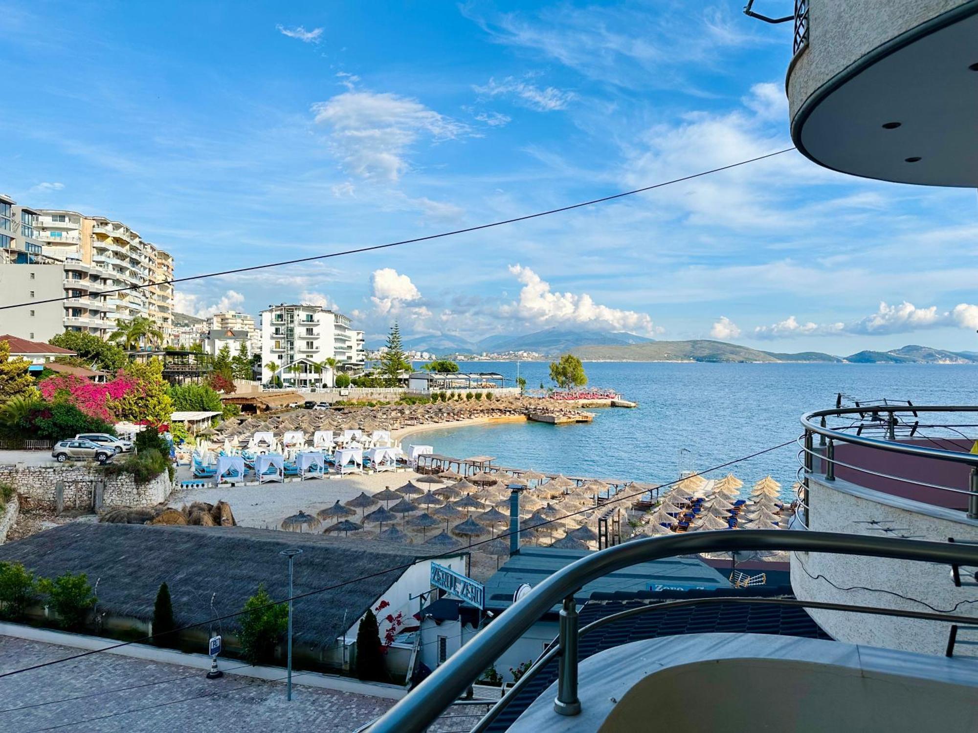 Aqua Apartments Seaview Sarande Bagian luar foto